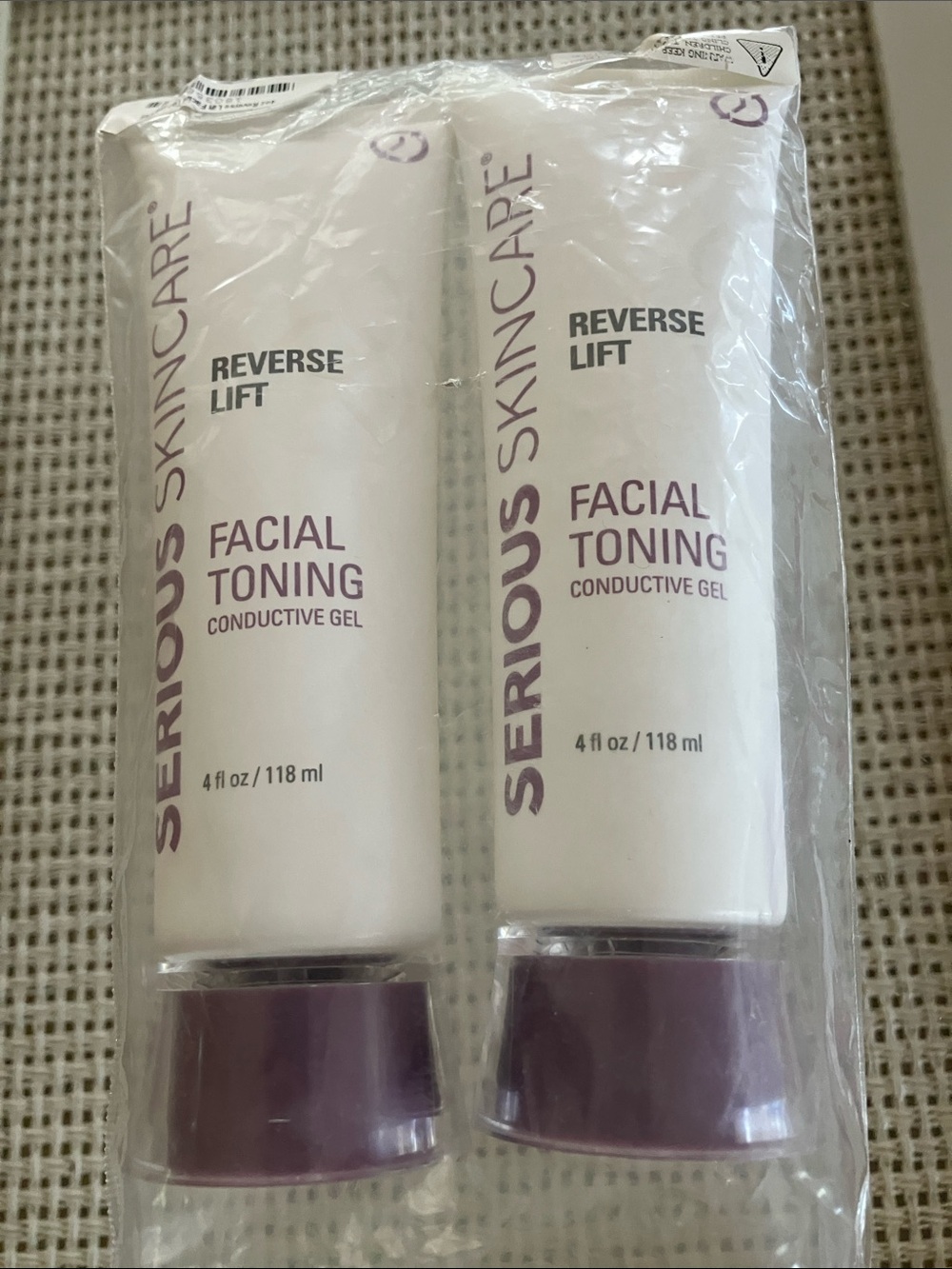 NWT Serious Skincare Reverse Lift Facial Toning Conductive Gel (2)